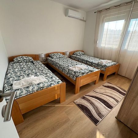 Vuk Apartman ドニー・ミラノヴァツ エクステリア 写真