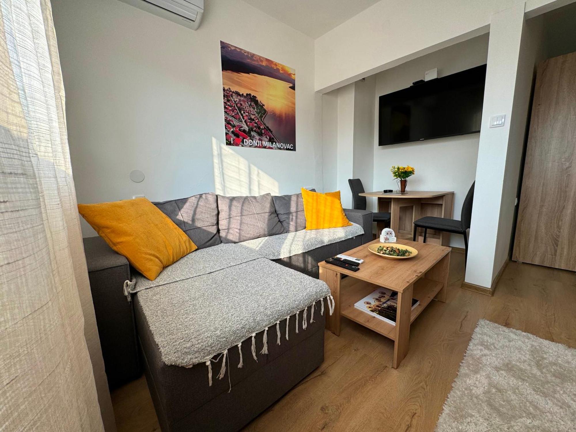 Vuk Apartman ドニー・ミラノヴァツ エクステリア 写真